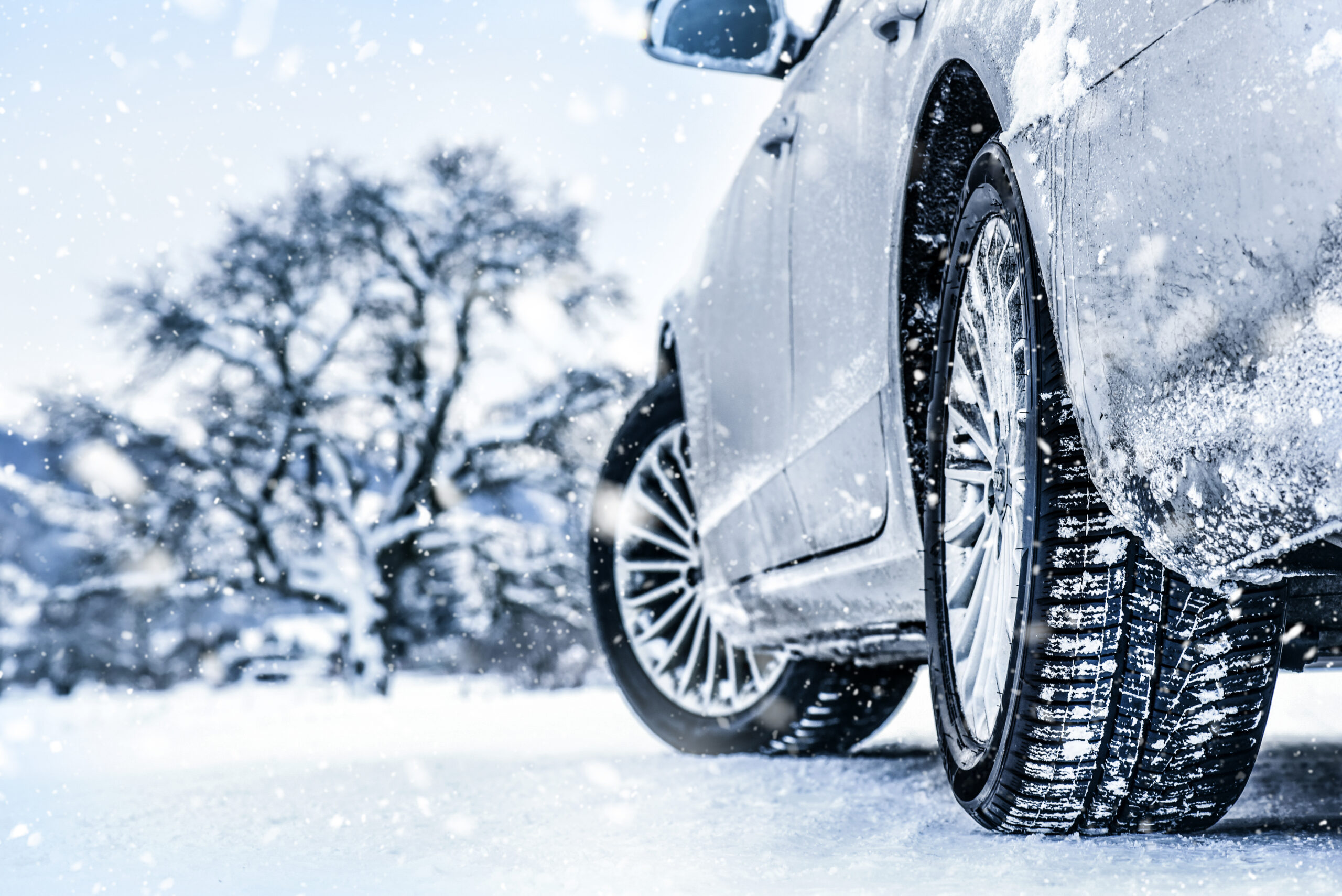 Pourquoi les pneus se dégonflent plus rapidement en hiver?