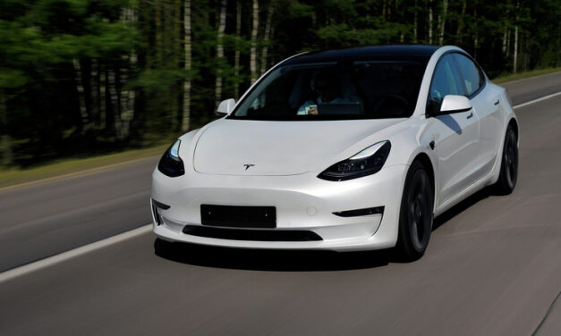 Liste des prix officiels des autos Tesla neuves au Canada (2024)